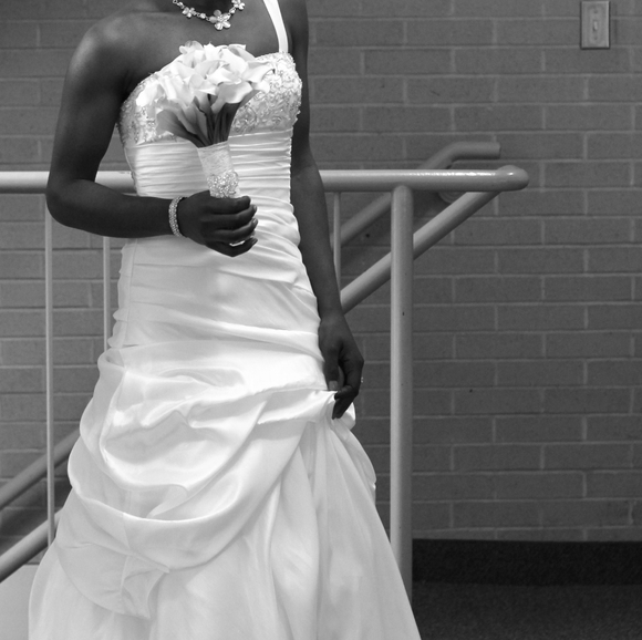 Stunning Princess Wedding Dress w/unique 1 Strap - Picture 5 of 6